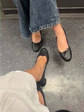 Charles & Keith Black Rounded-Toe Ballet pumps heels with Bow Trim